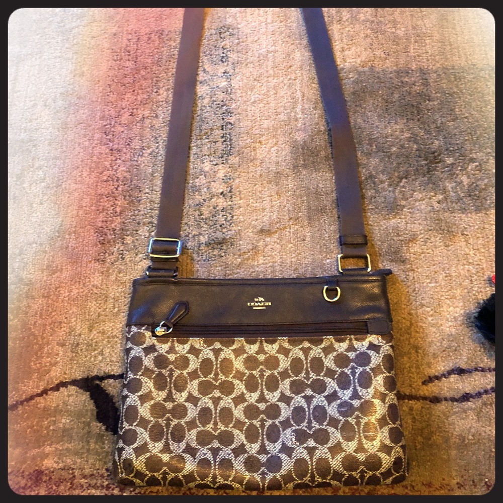 Crossbody purse